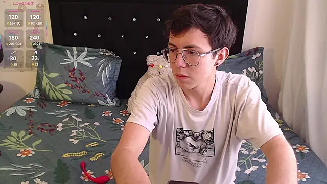 Snapshot of Tina_4_Charlie chatting on 02-24-25, 05:53 Tina 4 Charlie online show from 02-24-25, 05:53