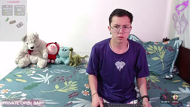 Snapshot of Tina_4_Charlie chatting on 10-17-25, 01:03 Tina 4 Charlie online show from 10-17-25, 01:03