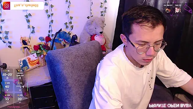 Snapshot of Tina_4_Charlie chatting on 11-26-25, 12:28 Tina 4 Charlie online show from 11-26-25, 12:28