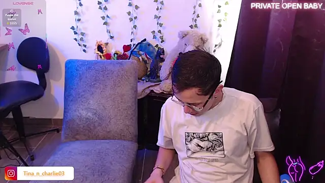 Snapshot of Tina_4_Charlie chatting on 11-28-25, 02:31 Tina 4 Charlie online show from 11-28-25, 02:31