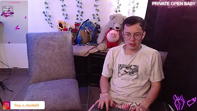 Snapshot of Tina_4_Charlie chatting on 11-29-25, 12:30 Tina 4 Charlie online show from 11-29-25, 12:30