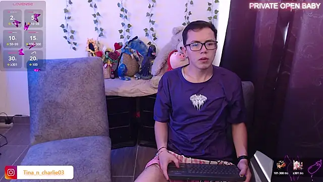 Snapshot of Tina_4_Charlie chatting on 11-30-25, 02:54 Tina 4 Charlie online show from 11-30-25, 02:54