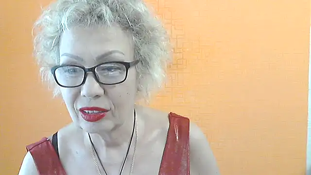 NessyJenixs online show from 05-25-26, 01:17
