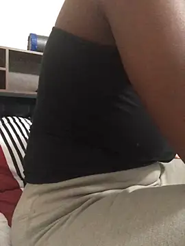 Snapshot of theprettysoles chatting on 07-18-26, 01:43 theprettysoles online show from 07-18-26, 01:43