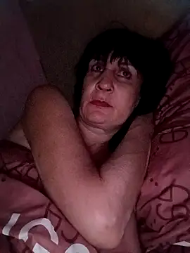 Laura Kiss online show from 04-15-26, 08:09