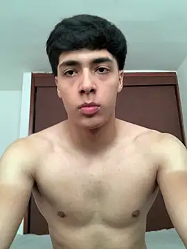 Snapshot of max_ryderr chatting on 01-28-25, 03:04 max ryderr online show from 01-28-25, 03:04