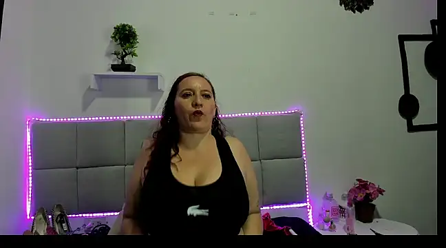 Snapshot of Madisson_Housse chatting on 03-15-25, 08:26 Madisson Housse online show from 03-15-25, 08:26