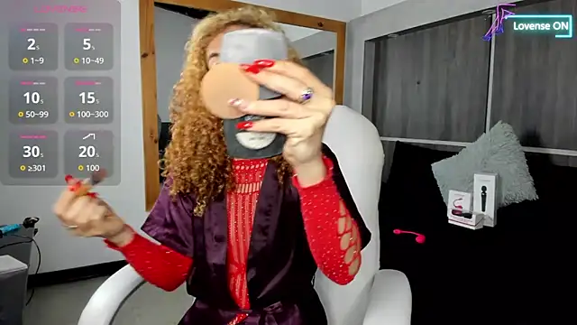 Snapshot of Bryna_ chatting on 10-30-25, 02:57 Bryna online show from 10-30-25, 02:57