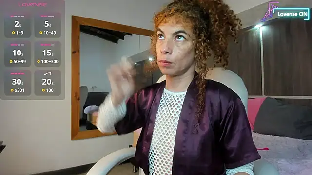 Snapshot of Bryna_ chatting on 01-09-26, 04:59 Bryna online show from 01-09-26, 04:59