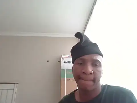 Snapshot of sydmanyoba chatting on 10-30-25, 06:04 sydmanyoba online show from 10-30-25, 06:04