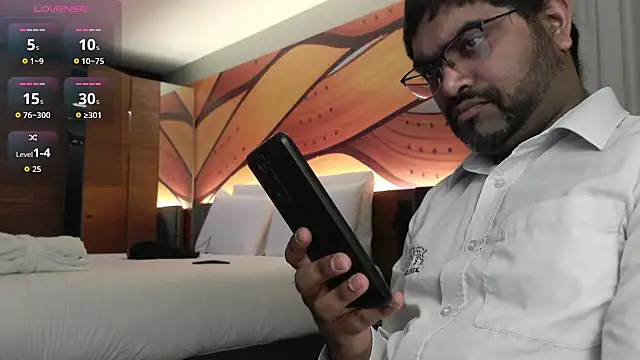 Snapshot of IndienTiger chatting on 01-13-26, 07:41 IndienTiger online show from 01-13-26, 07:41