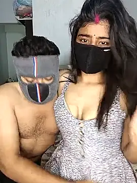 Snapshot of Love-N chatting on 10-07-25, 07:11 Love-N online show from 10-07-25, 07:11