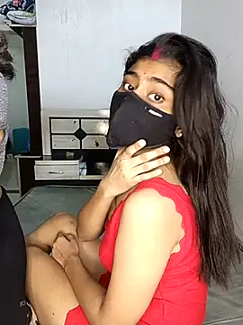 Snapshot of Love-N chatting on 10-13-25, 07:47 Love-N online show from 10-13-25, 07:47