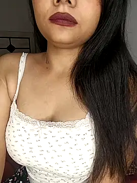 Snapshot of Love-N chatting on 05-10-26, 06:13 Love-N online show from 05-10-26, 06:13
