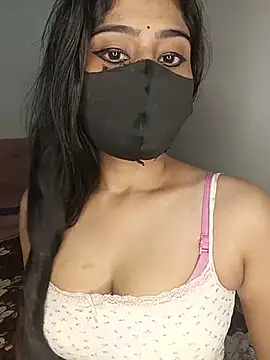 Snapshot of Love-N chatting on 05-27-26, 06:49 Love-N online show from 05-27-26, 06:49
