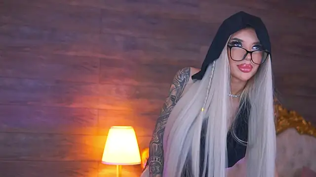 Juicy Jessye online show from 02-12-26, 08:59