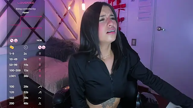 Snapshot of Belinda_Braund chatting on 02-27-25, 06:53 Belinda Braund online show from 02-27-25, 06:53