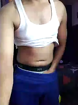 Snapshot of fit_boyxx chatting on 10-21-25, 08:42 fit boyxx online show from 10-21-25, 08:42