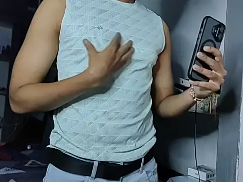 Snapshot of fit_boyxx chatting on 11-06-25, 08:10 fit boyxx online show from 11-06-25, 08:10