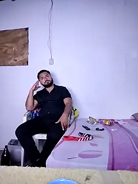 Snapshot of Ant1990 chatting on 03-21-25, 04:06 Ant1990 online show from 03-21-25, 04:06