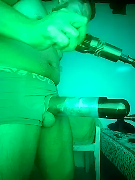 Snapshot of Ant1990 chatting on 11-25-25, 03:28 Ant1990 online show from 11-25-25, 03:28