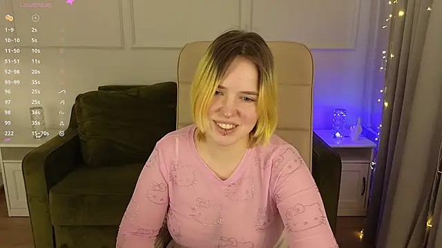 Snapshot of Manic_pixie_ chatting on 02-07-25, 11:01 Manic pixie online show from 02-07-25, 11:01