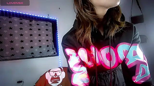 Snapshot of lucyangel_11 chatting on 11-16-25, 07:14 lucyangel 11 online show from 11-16-25, 07:14