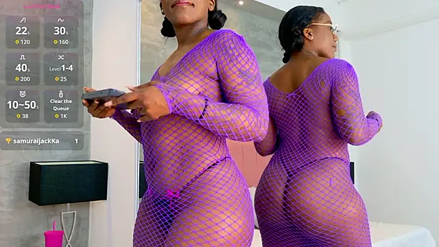 Snapshot of Alaia_Colins chatting on 03-04-26, 01:00 Alaia Colins online show from 03-04-26, 01:00