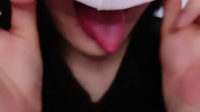 Snapshot of NA-KAREN-V8 chatting on 02-06-25, 12:48 NA-KAREN-V8 online show from 02-06-25, 12:48