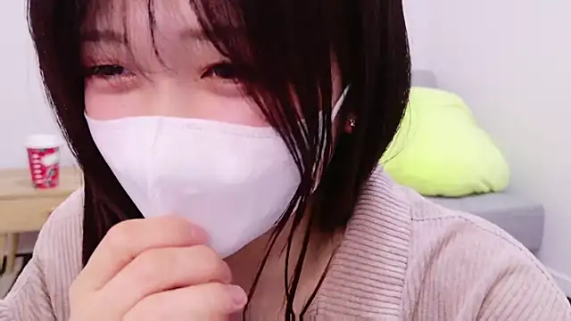 Snapshot of NA-KAREN-V8 chatting on 02-20-25, 05:29 NA-KAREN-V8 online show from 02-20-25, 05:29