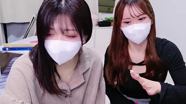 Snapshot of NA-KAREN-V8 chatting on 03-01-25, 02:23 NA-KAREN-V8 online show from 03-01-25, 02:23