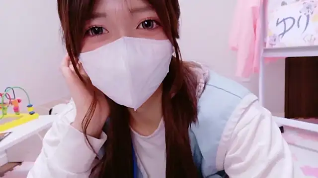 Snapshot of NA-KAREN-V8 chatting on 10-05-25, 11:41 NA-KAREN-V8 online show from 10-05-25, 11:41