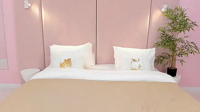 Snapshot of SandraTucker chatting on 01-22-25, 05:05 SandraTucker online show from 01-22-25, 05:05