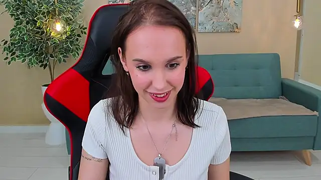 Snapshot of SandraTucker chatting on 02-01-25, 10:05 SandraTucker online show from 02-01-25, 10:05