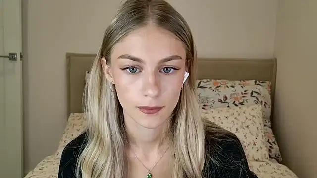 Snapshot of GabriellaOlsen chatting on 09-19-25, 11:11 GabriellaOlsen online show from 09-19-25, 11:11