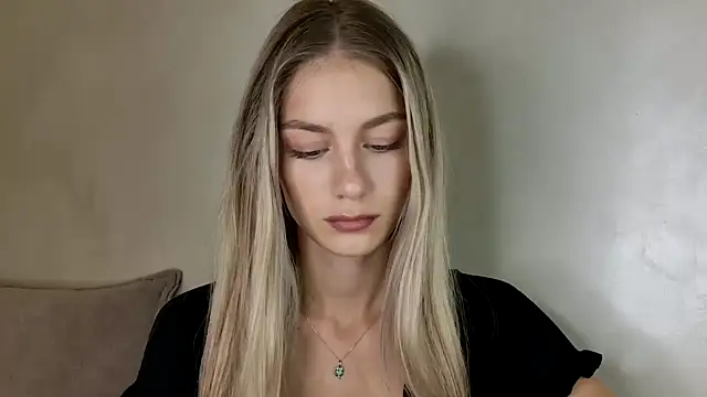 Snapshot of GabriellaOlsen chatting on 09-28-25, 09:58 GabriellaOlsen online show from 09-28-25, 09:58