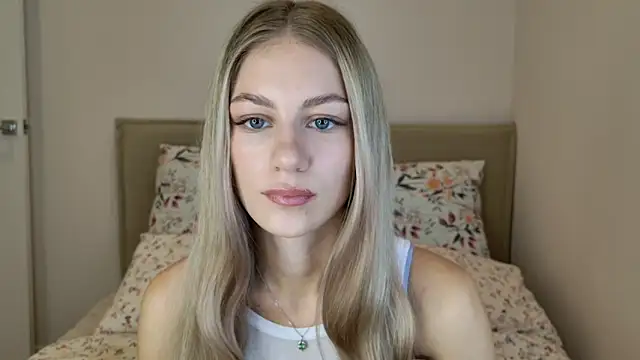 Snapshot of GabriellaOlsen chatting on 10-08-25, 10:02 GabriellaOlsen online show from 10-08-25, 10:02