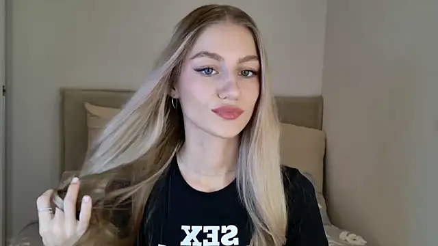 Snapshot of GabriellaOlsen chatting on 10-18-25, 11:33 GabriellaOlsen online show from 10-18-25, 11:33