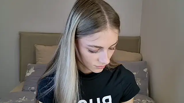 Snapshot of GabriellaOlsen chatting on 10-19-25, 10:38 GabriellaOlsen online show from 10-19-25, 10:38