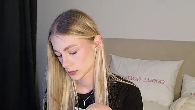 Snapshot of GabriellaOlsen chatting on 03-16-26, 04:00 GabriellaOlsen online show from 03-16-26, 04:00