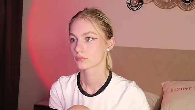Snapshot of GabriellaOlsen chatting on 03-23-26, 08:02 GabriellaOlsen online show from 03-23-26, 08:02