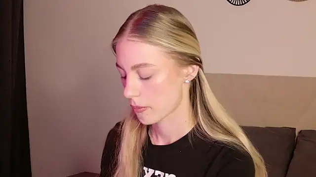 Snapshot of GabriellaOlsen chatting on 04-11-26, 05:50 GabriellaOlsen online show from 04-11-26, 05:50