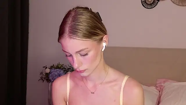 Snapshot of GabriellaOlsen chatting on 05-12-26, 05:21 GabriellaOlsen online show from 05-12-26, 05:21