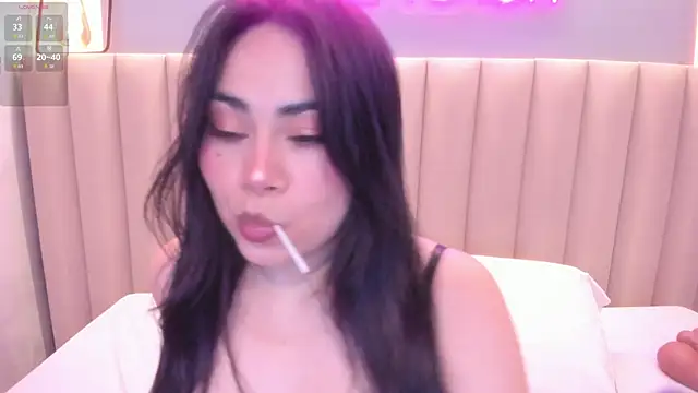 Naomymonroe  online show from 12-16-25, 09:42