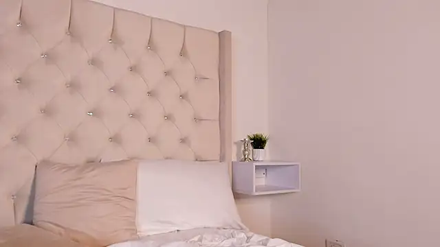 Snapshot of bella_bloomg chatting on 01-24-25, 10:19 bella bloomg online show from 01-24-25, 10:19