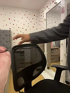 KarlaWild online show from 04-19-26, 08:11