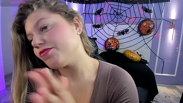 alaia greyy online show from 10-28-25, 01:25