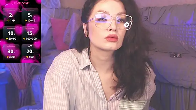 Snapshot of BritneyBarker chatting on 01-10-25, 02:46 BritneyBarker online show from 01-10-25, 02:46
