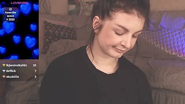 Snapshot of BritneyBarker chatting on 03-09-25, 04:27 BritneyBarker online show from 03-09-25, 04:27