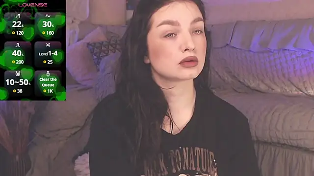 Snapshot of BritneyBarker chatting on 03-10-25, 02:06 BritneyBarker online show from 03-10-25, 02:06